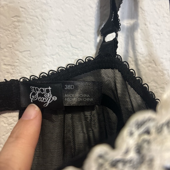 Smart & Sexy Black Lace Trim Body suit - Picture 2 of 5